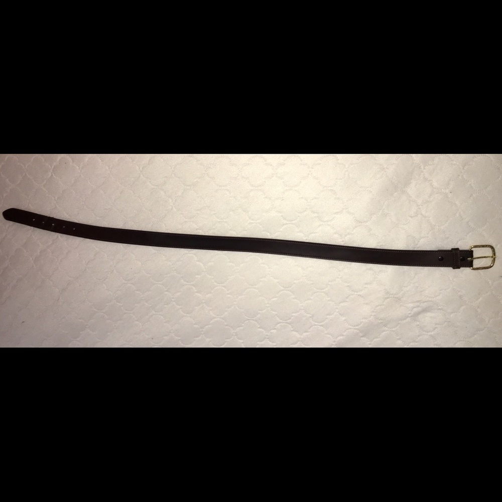 Dark brown belt w/ gold buckle